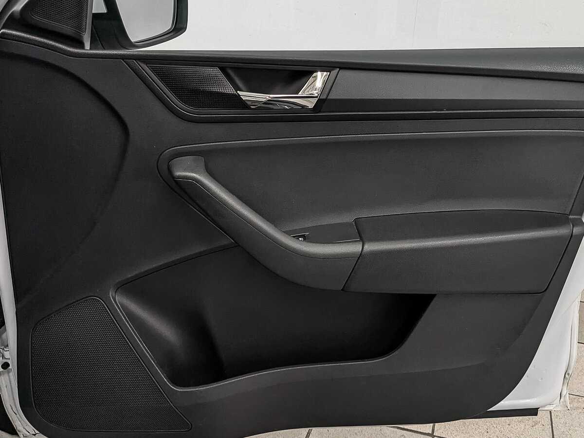 Купить Skoda Rapid с пробегом. Фото: #19