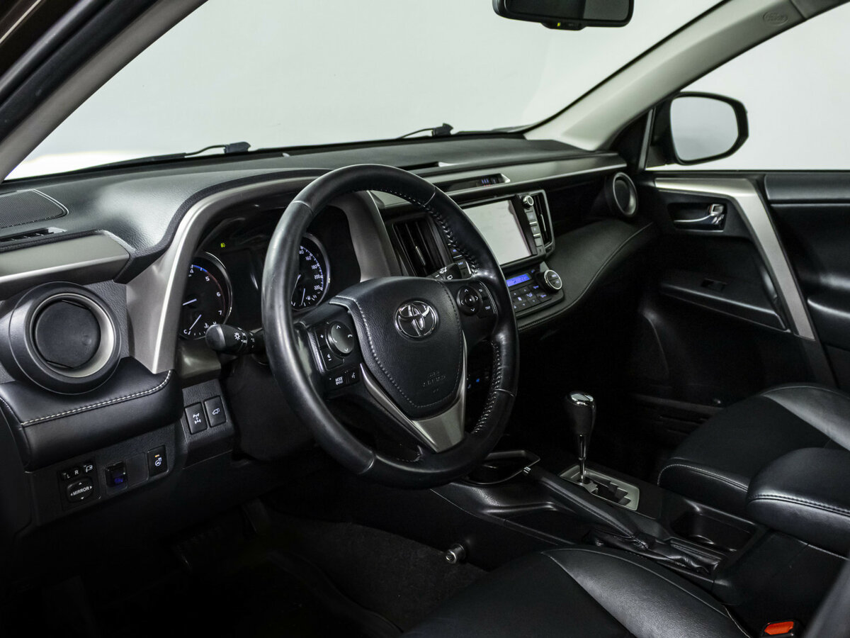Купить Toyota RAV4 с пробегом. Фото: #7