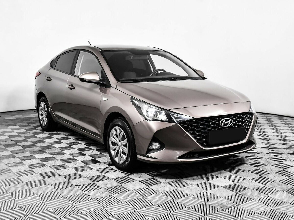 Купить Hyundai Solaris с пробегом. Фото: #2