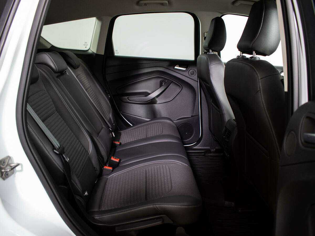 Купить Ford Kuga с пробегом. Фото: #9