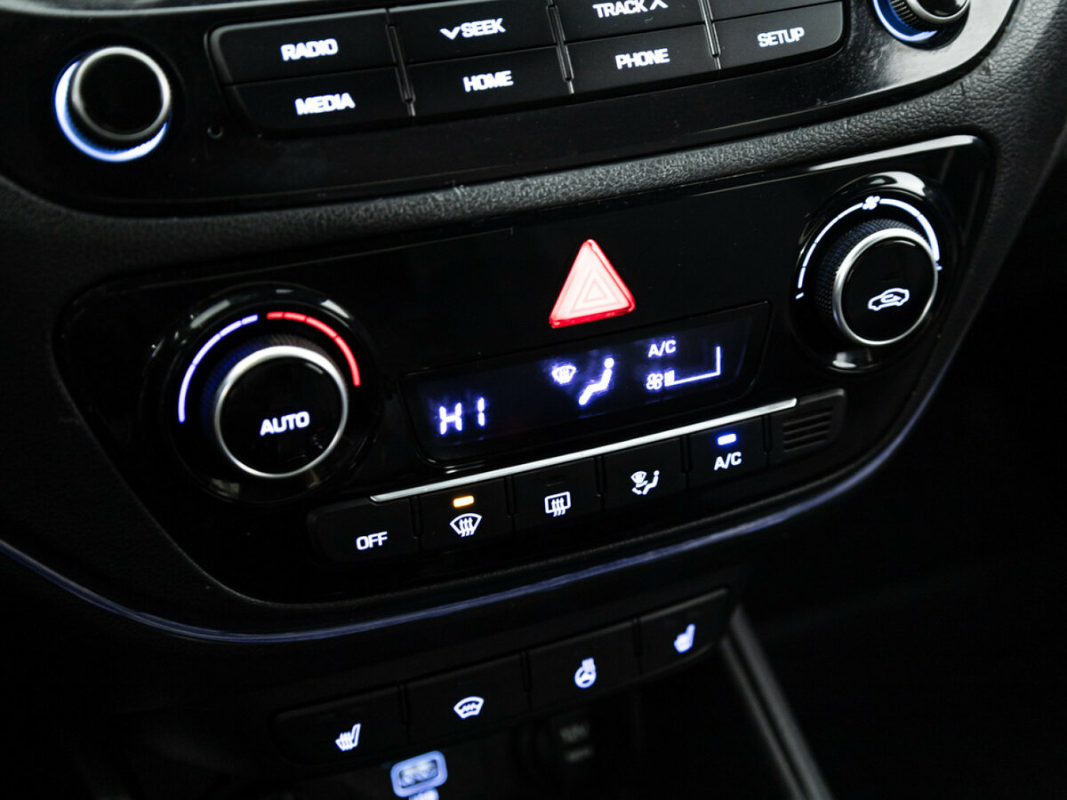 Купить Hyundai Solaris с пробегом. Фото: #13