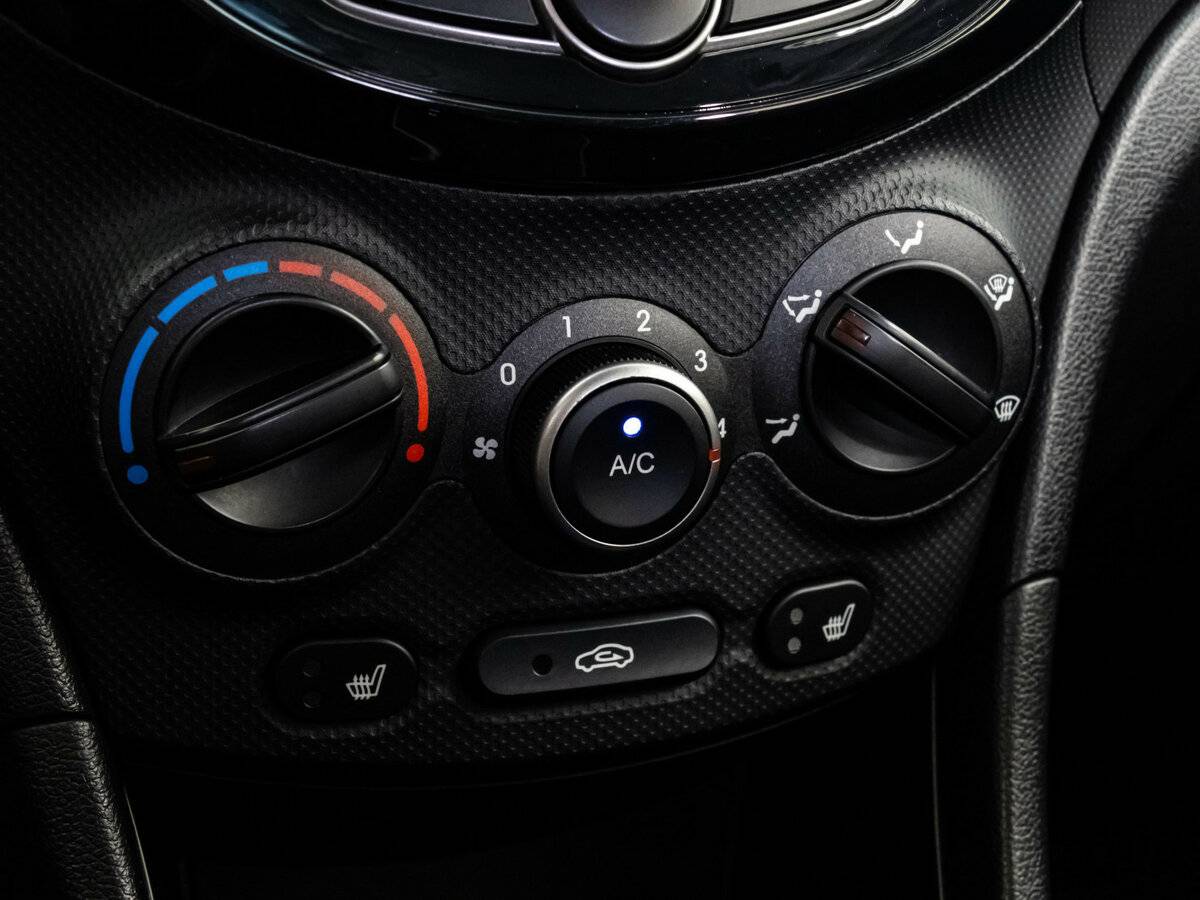 Купить Hyundai Solaris с пробегом. Фото: #11