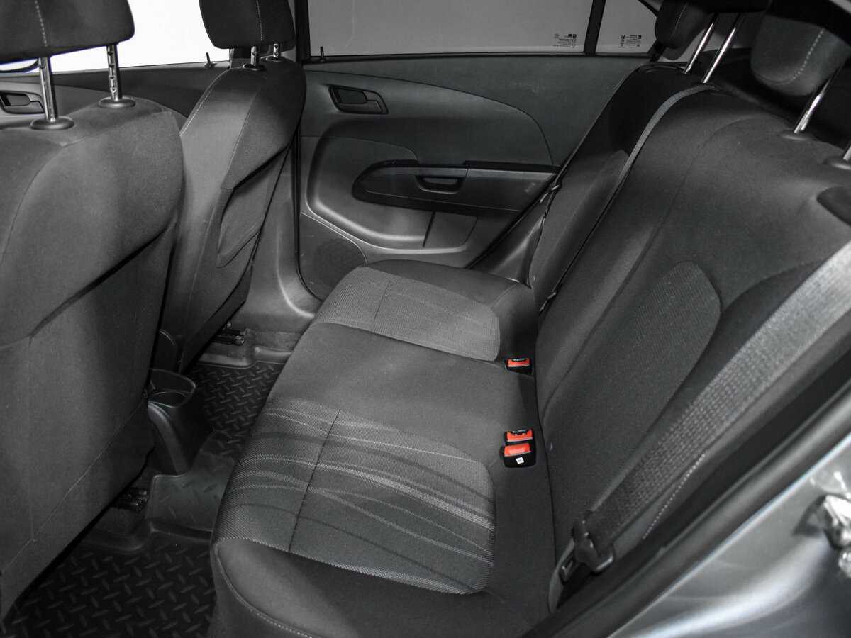 Купить Chevrolet Aveo с пробегом. Фото: #9