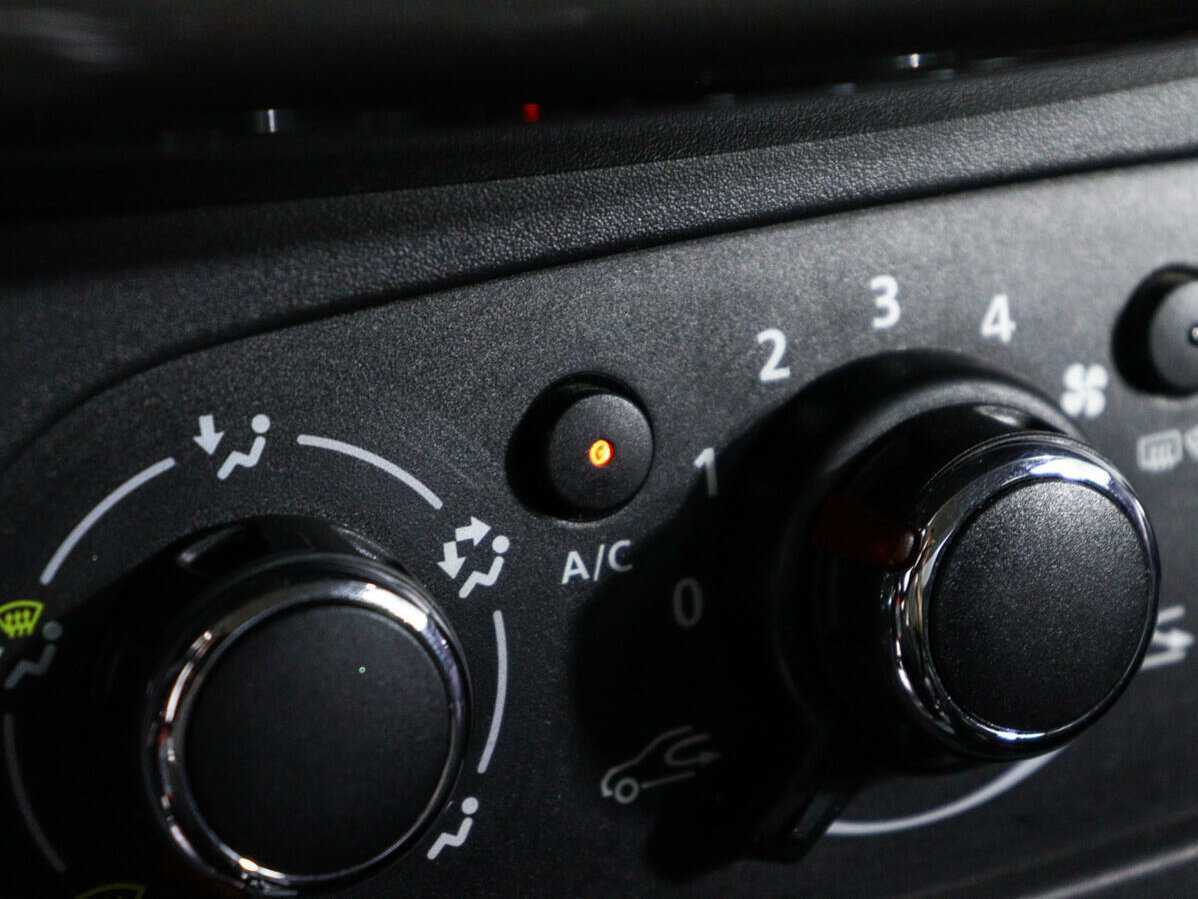 Купить Renault Logan с пробегом. Фото: #12