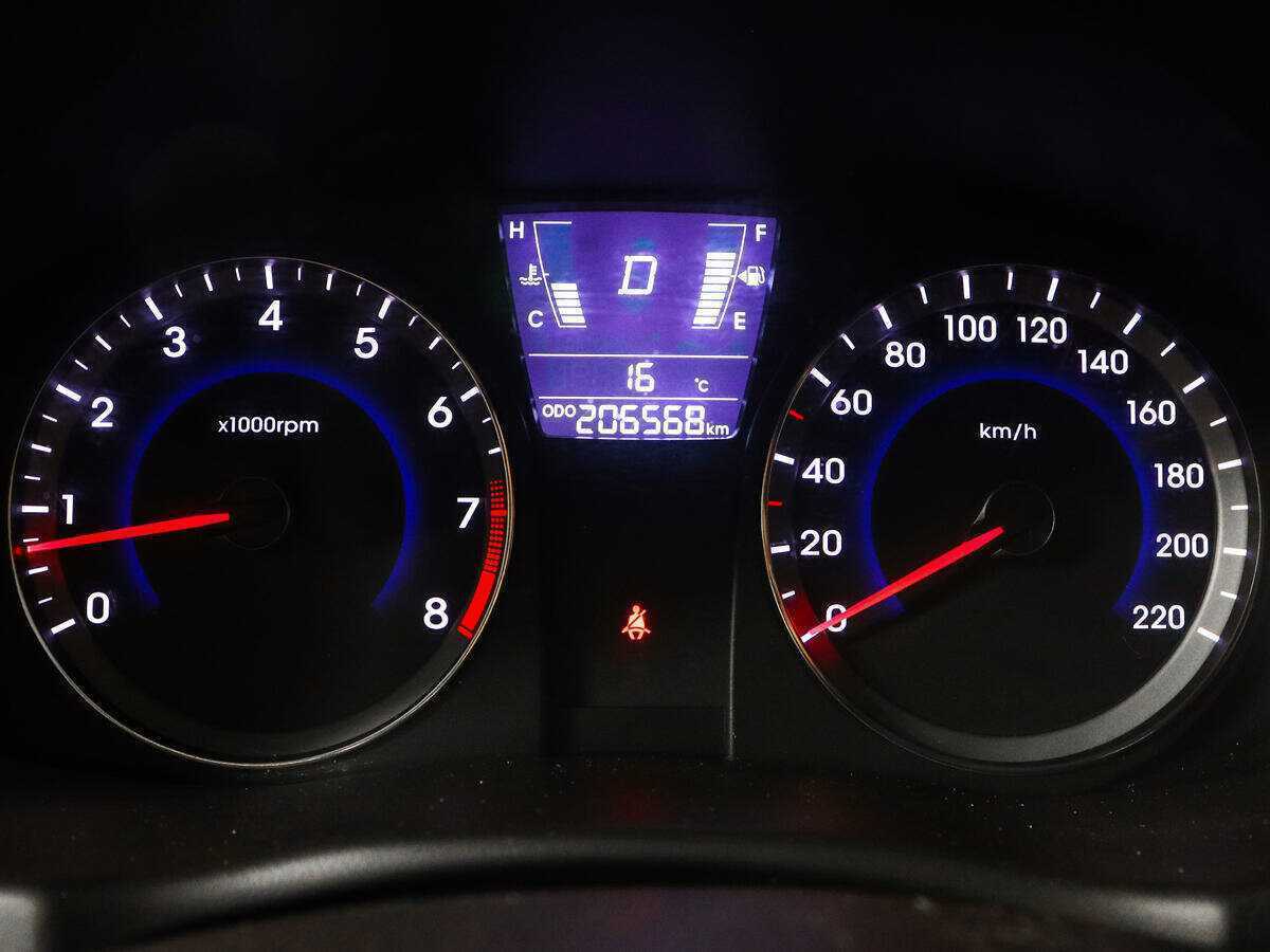 Купить Hyundai Solaris с пробегом. Фото: #10