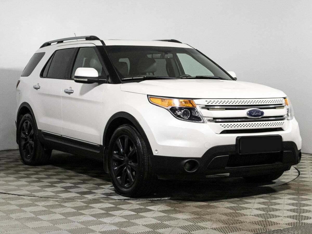 Купить Ford Explorer с пробегом. Фото: #2