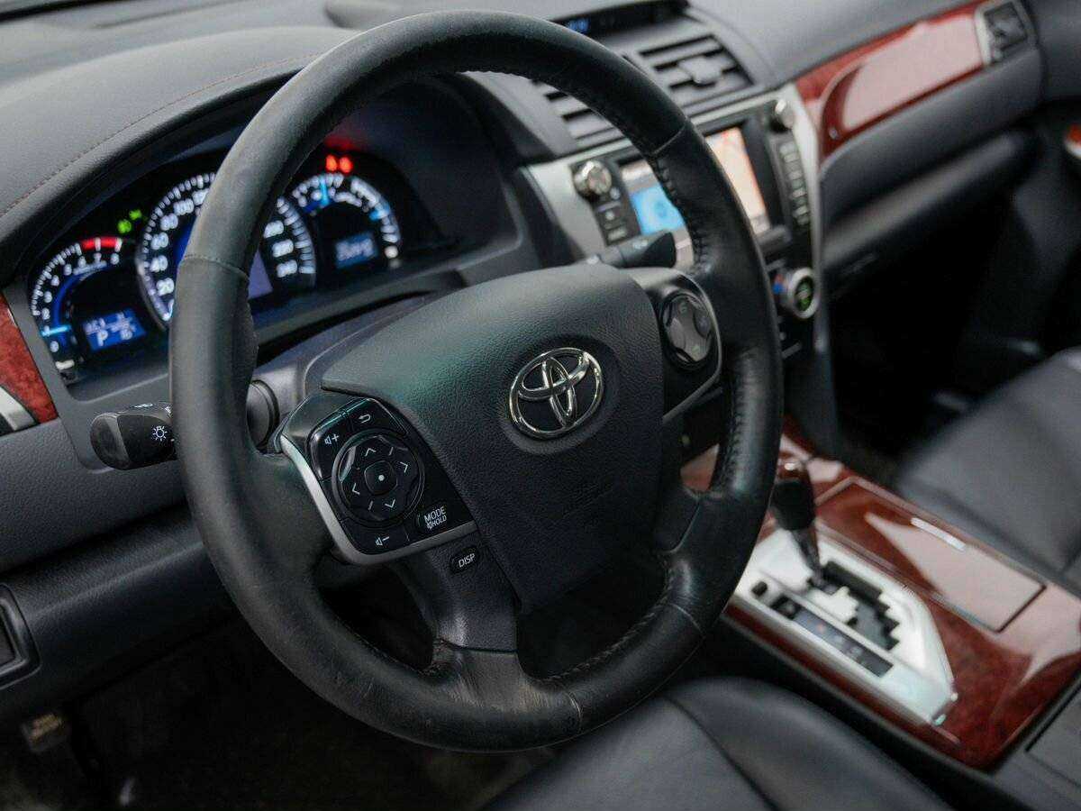 Купить Toyota Camry с пробегом. Фото: #17