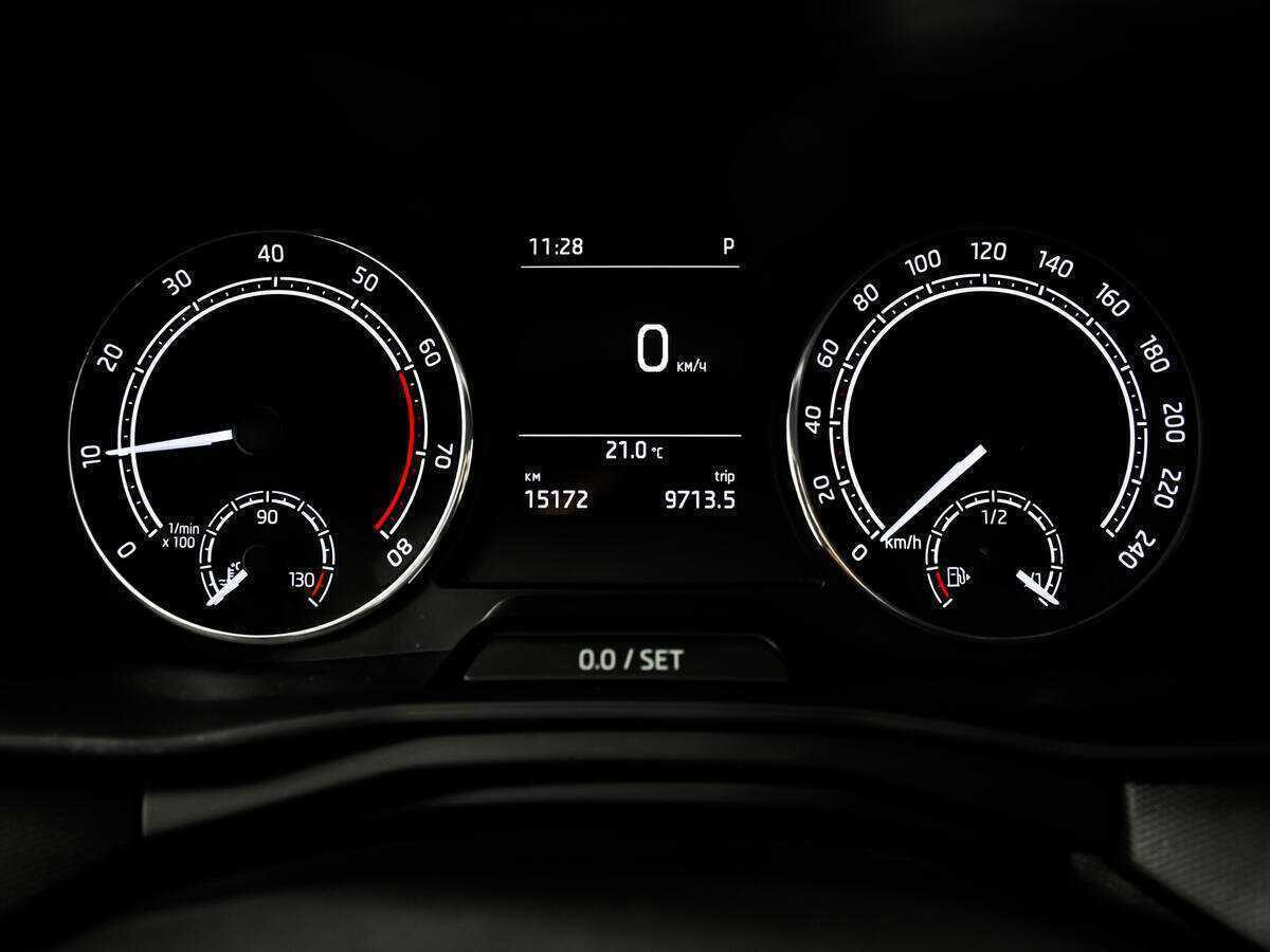 Купить Skoda Rapid с пробегом. Фото: #9