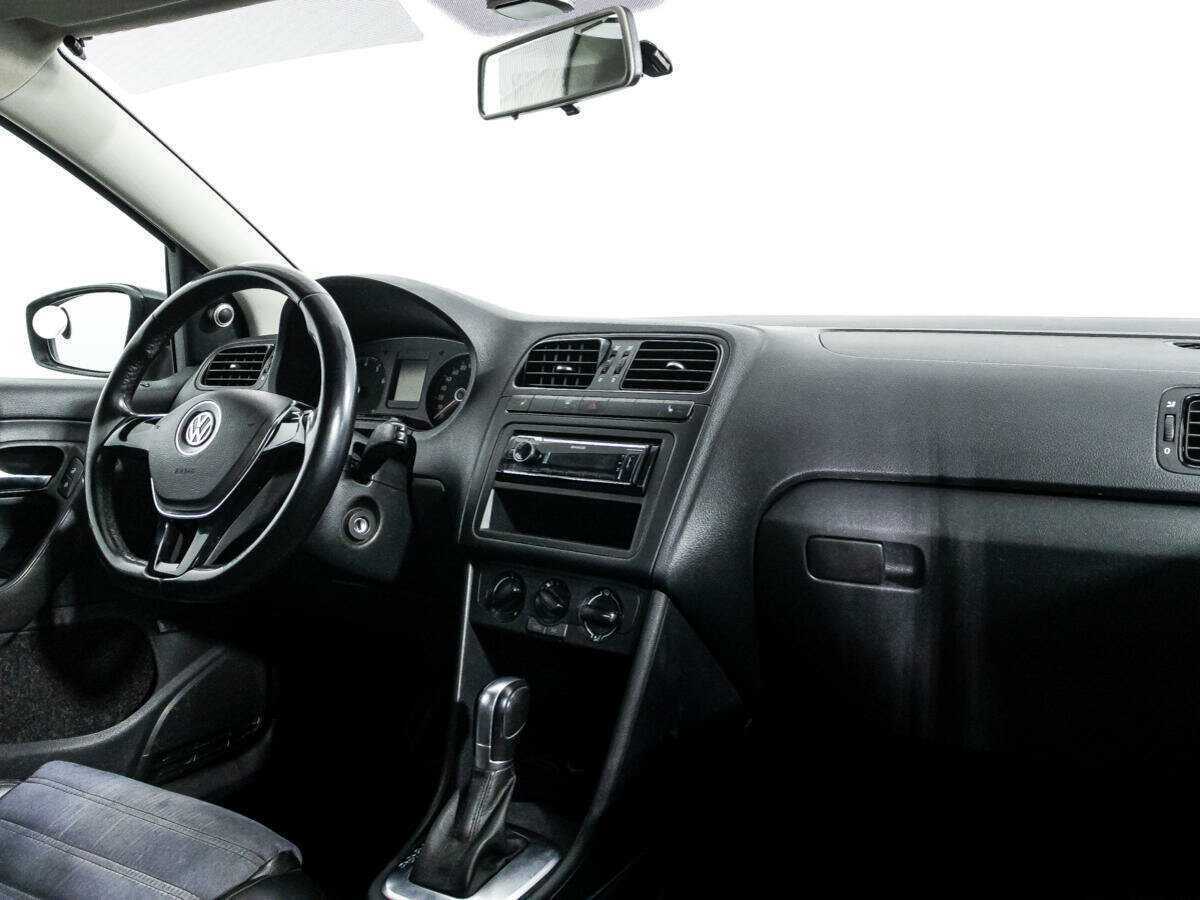 Купить Volkswagen Polo с пробегом. Фото: #8