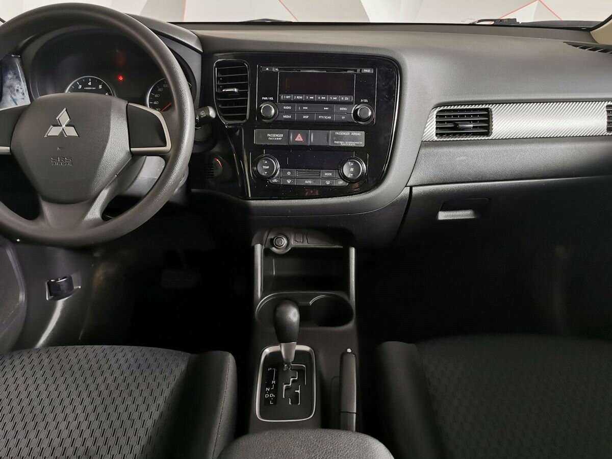 Купить Mitsubishi Outlander с пробегом. Фото: #10