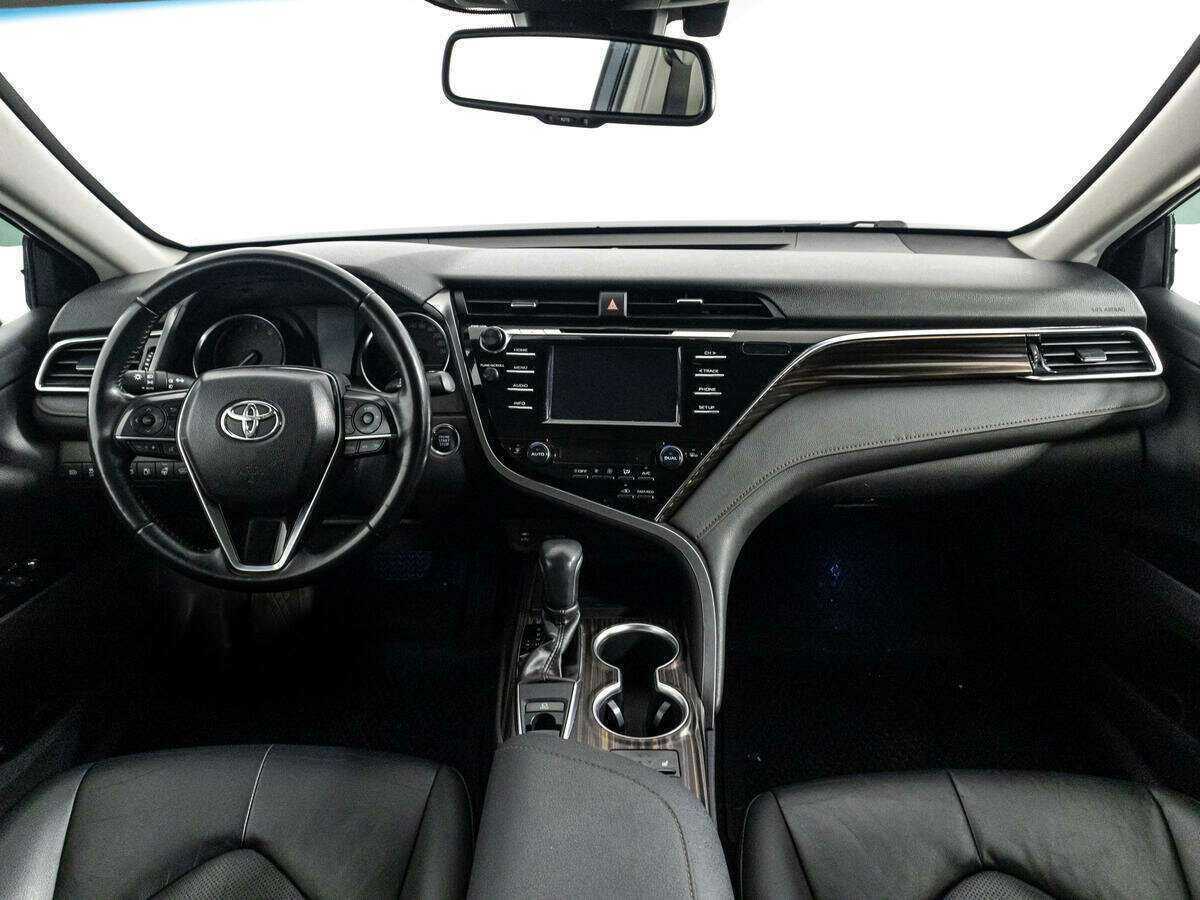 Купить Toyota Camry с пробегом. Фото: #12