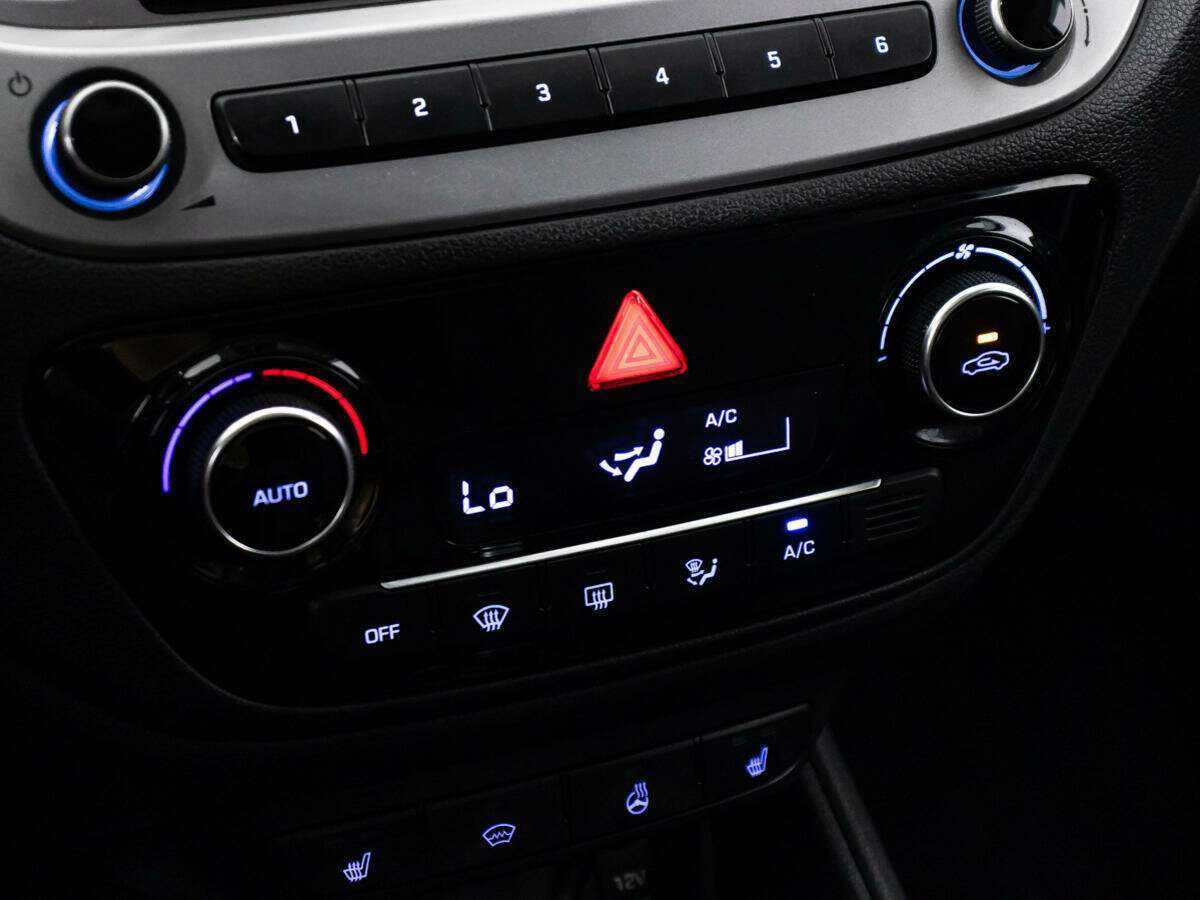 Купить Hyundai Solaris с пробегом. Фото: #14