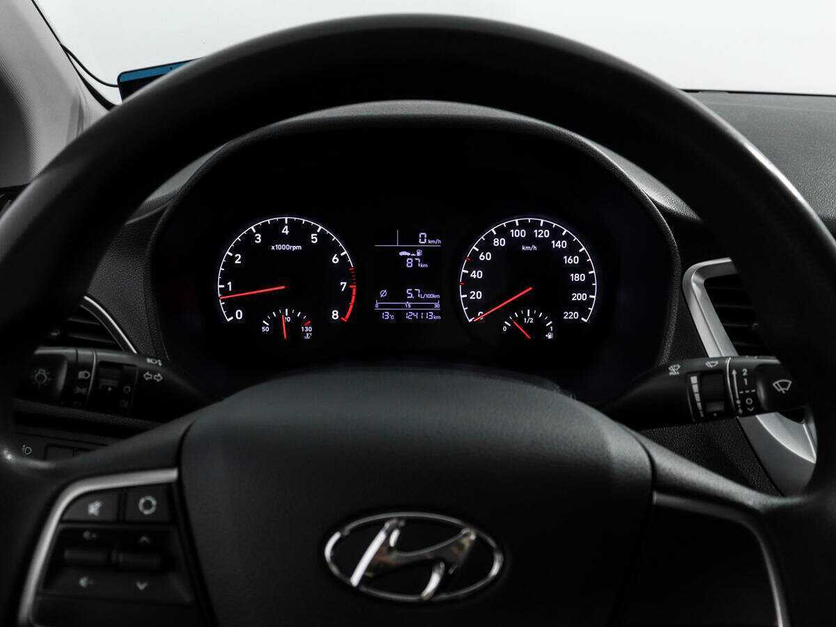 Купить Hyundai Solaris с пробегом. Фото: #16