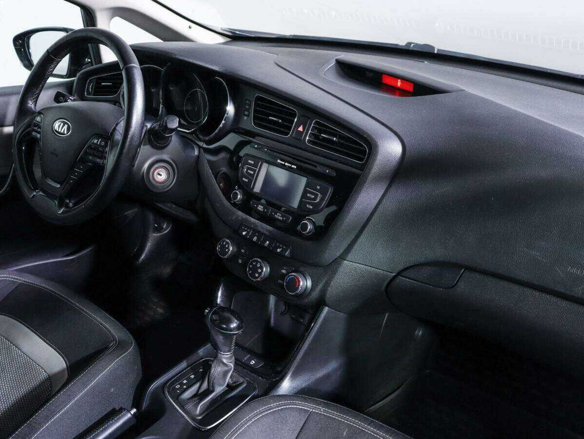 Купить Kia Ceed с пробегом. Фото: #8