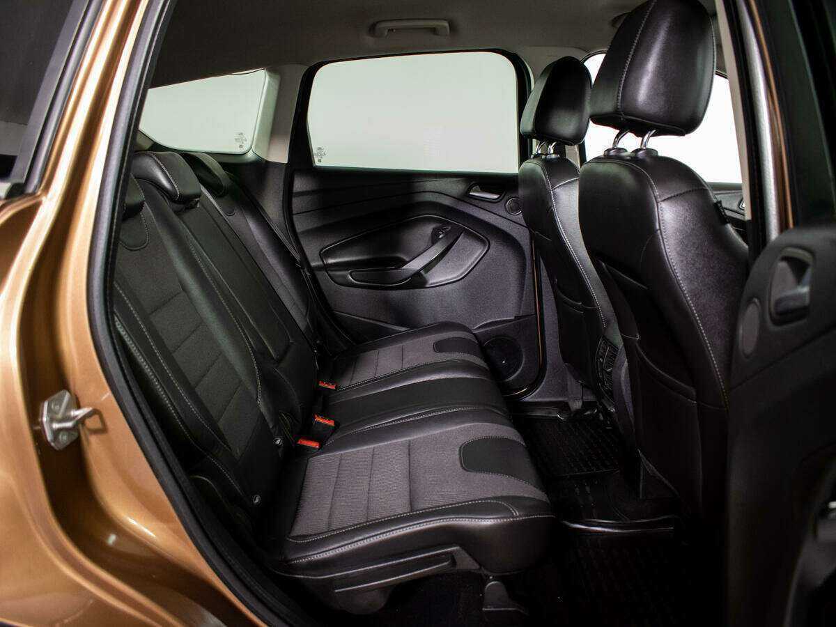 Купить Ford Kuga с пробегом. Фото: #7