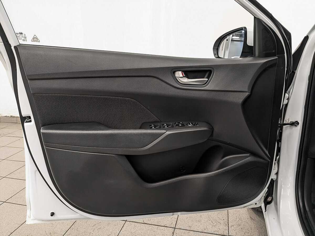 Купить Hyundai Solaris с пробегом. Фото: #16