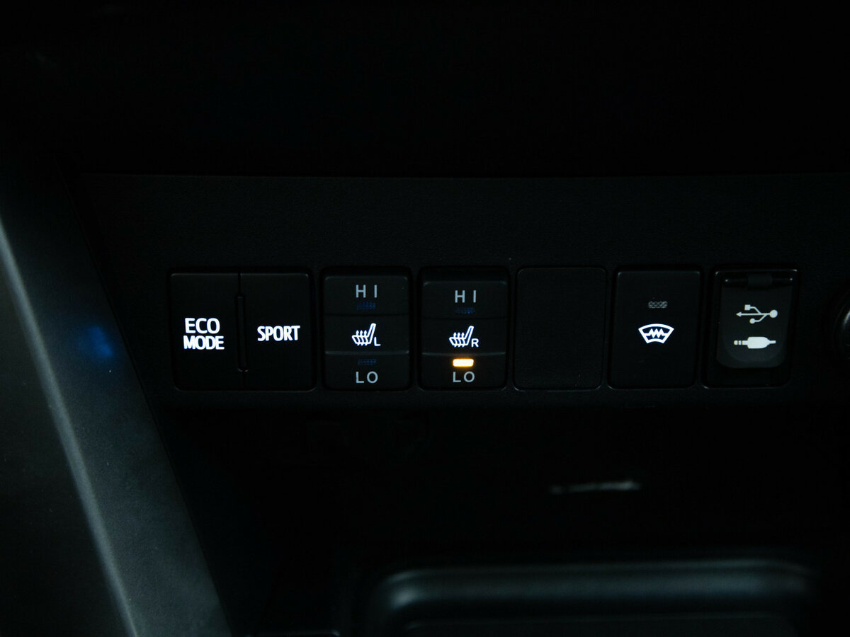 Купить Toyota RAV4 с пробегом. Фото: #13