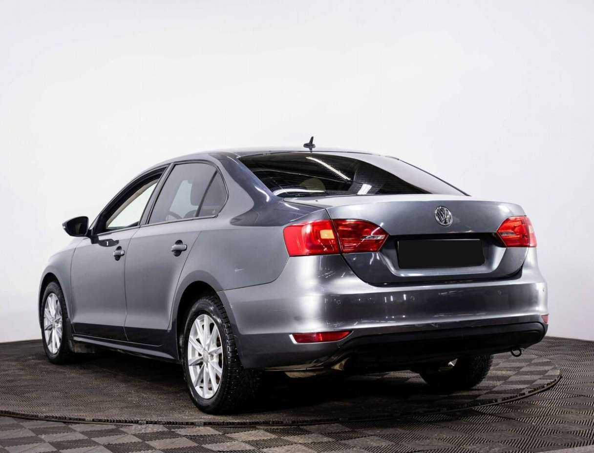 Купить Volkswagen Jetta с пробегом. Фото: #3