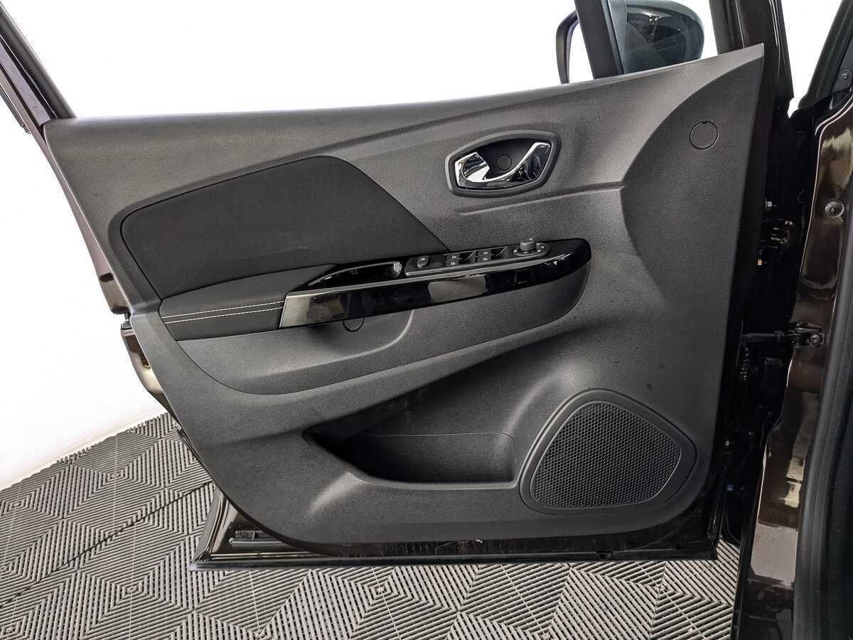 Купить Renault Kaptur с пробегом. Фото: #18