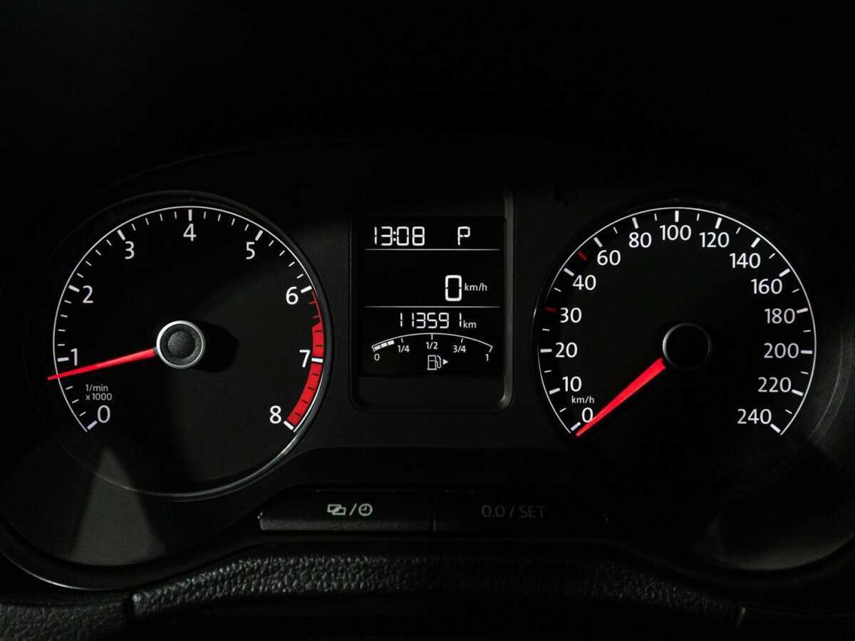 Купить Volkswagen Polo с пробегом. Фото: #11