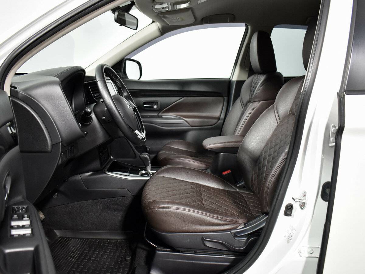 Купить Mitsubishi Outlander с пробегом. Фото: #7