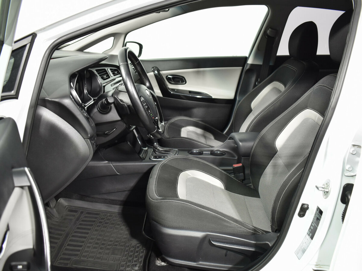 Купить Kia Ceed с пробегом. Фото: #9