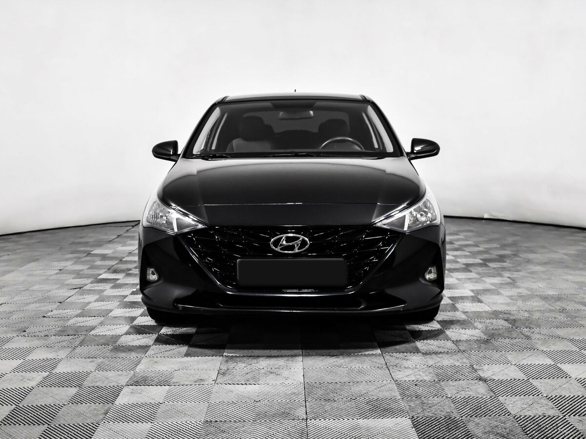 Купить Hyundai Solaris с пробегом. Фото: #1