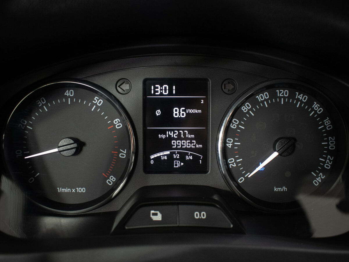 Купить Skoda Rapid с пробегом. Фото: #10