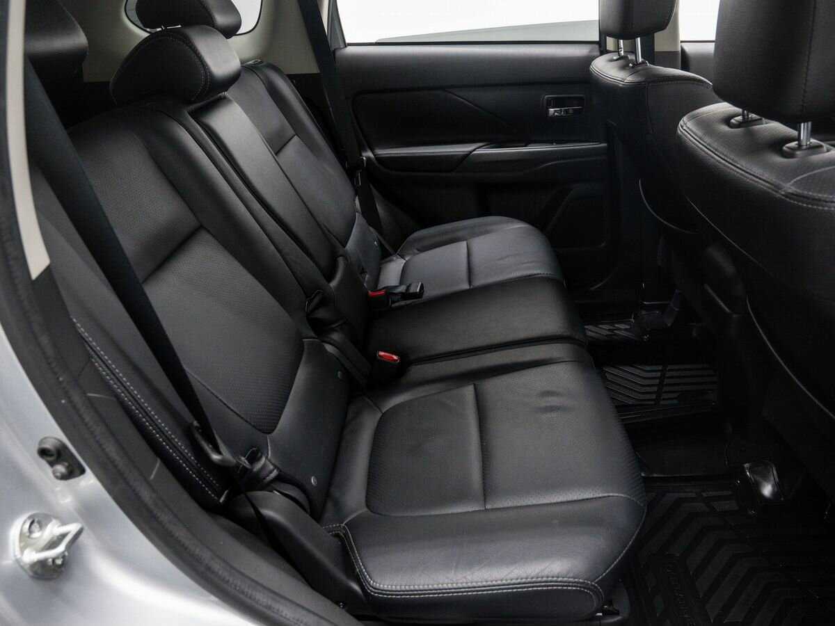 Купить Mitsubishi Outlander с пробегом. Фото: #9