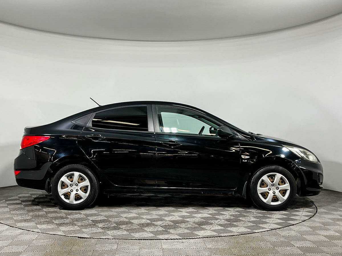 Купить Hyundai Solaris с пробегом. Фото: #3