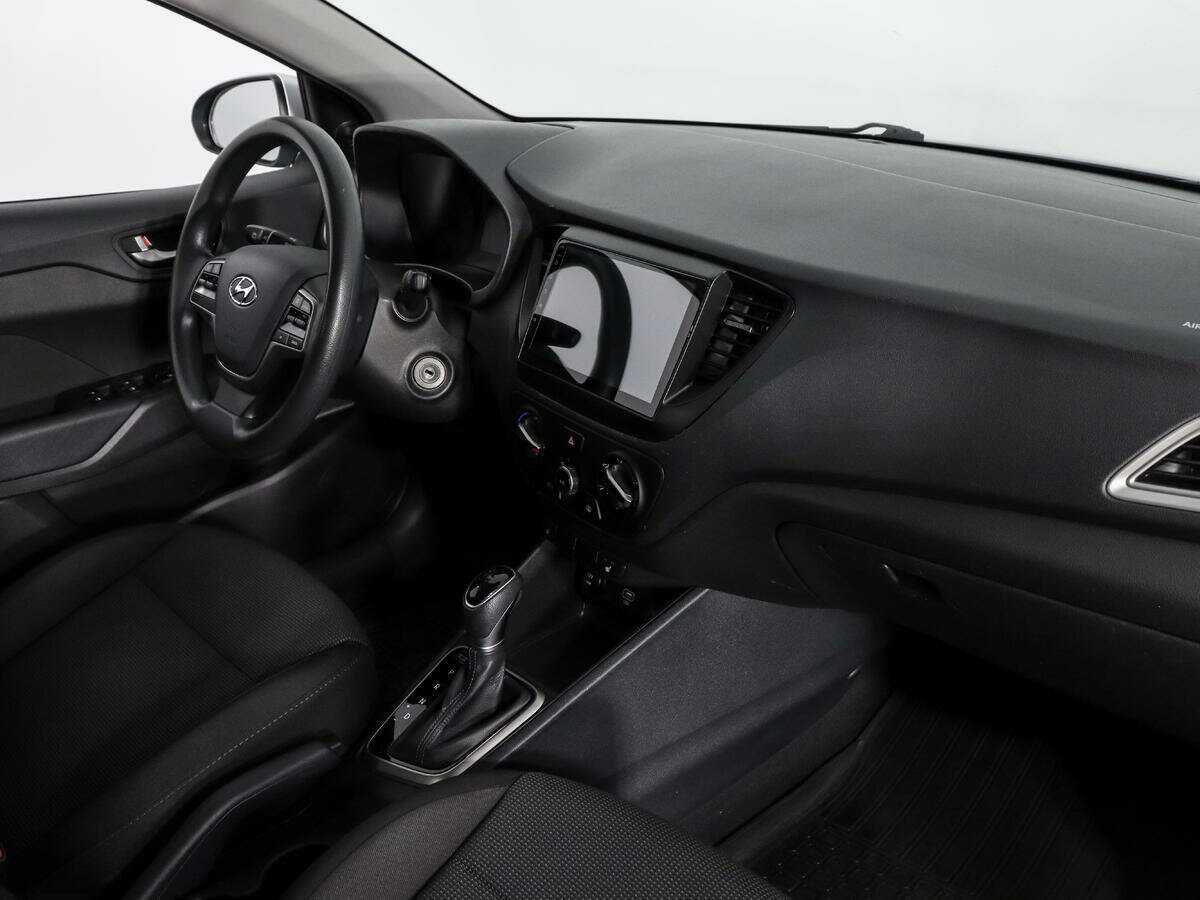 Купить Hyundai Solaris с пробегом. Фото: #11