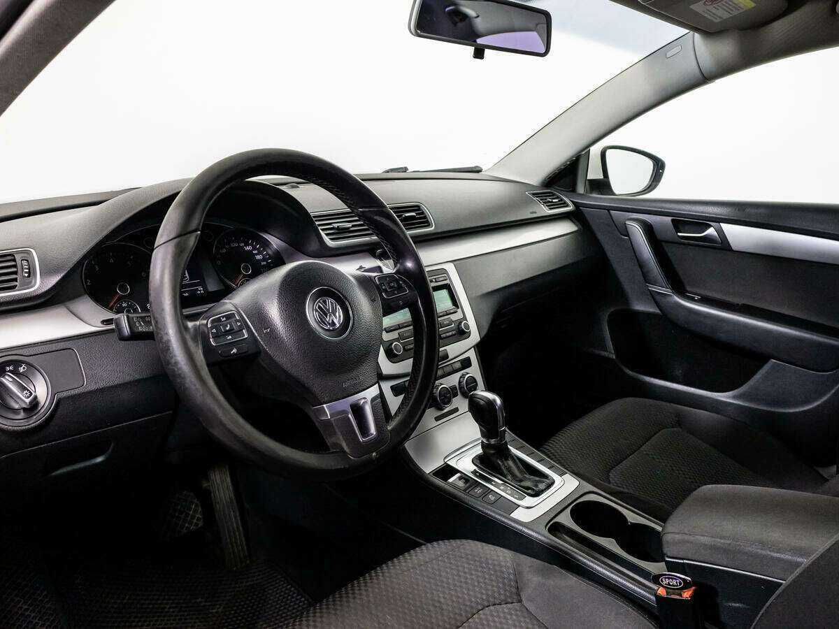 Купить Volkswagen Passat с пробегом. Фото: #10