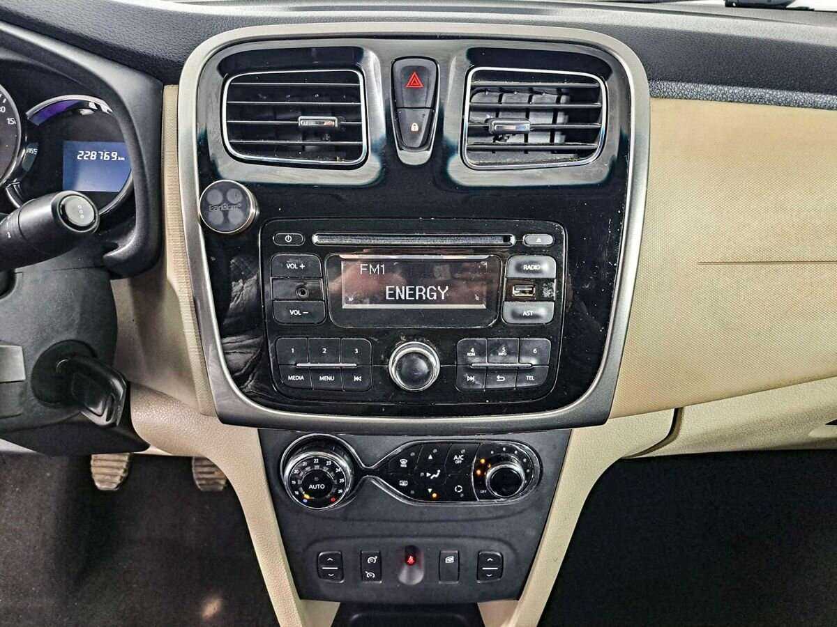 Купить Renault Logan с пробегом. Фото: #12