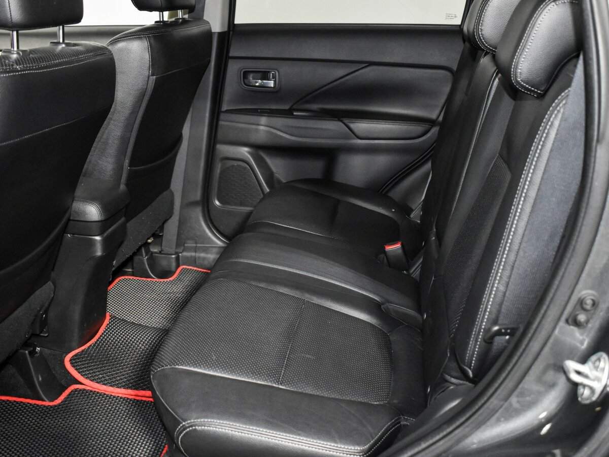 Купить Mitsubishi Outlander с пробегом. Фото: #11
