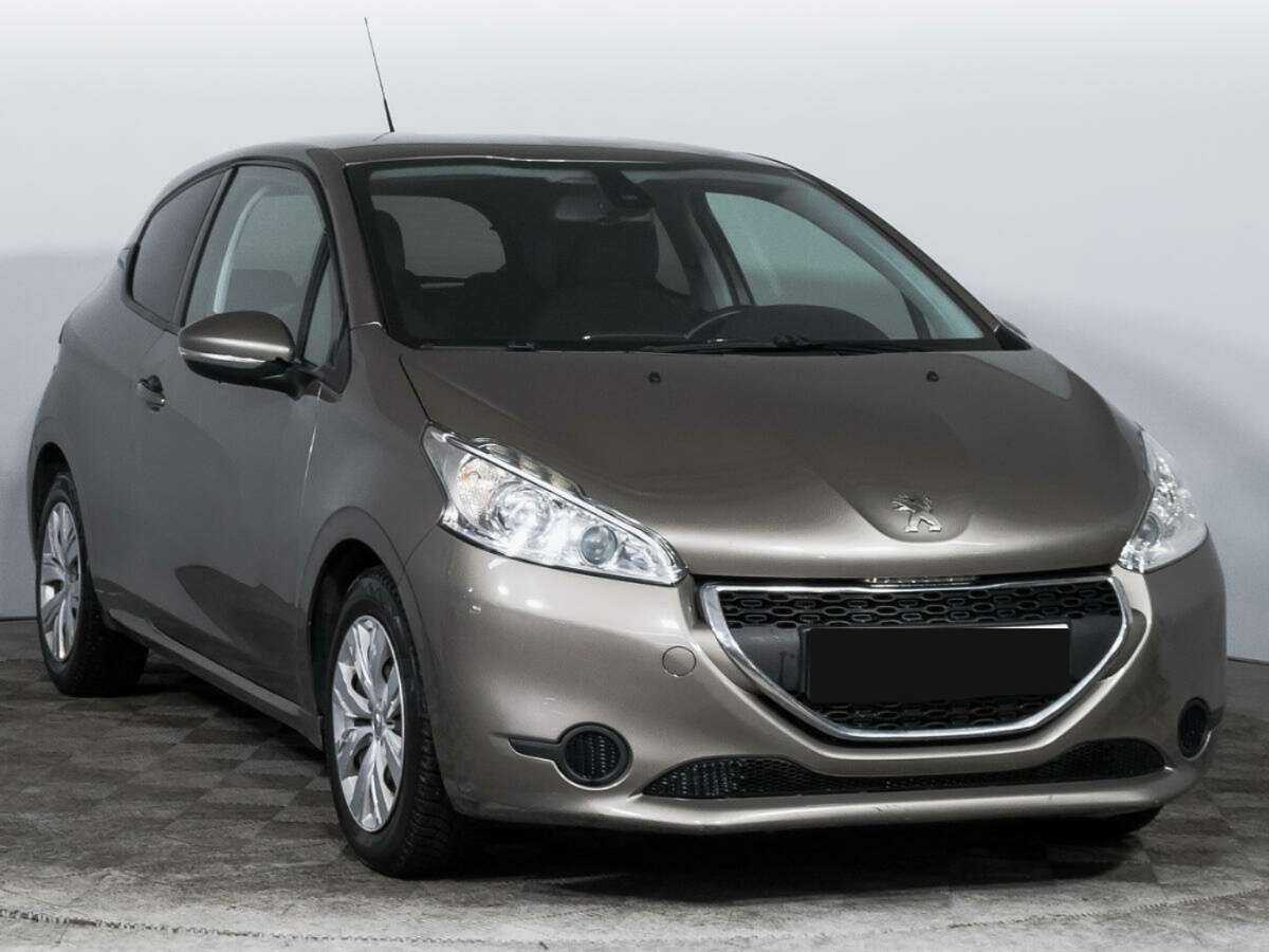 Купить Peugeot 208 с пробегом. Фото: #2