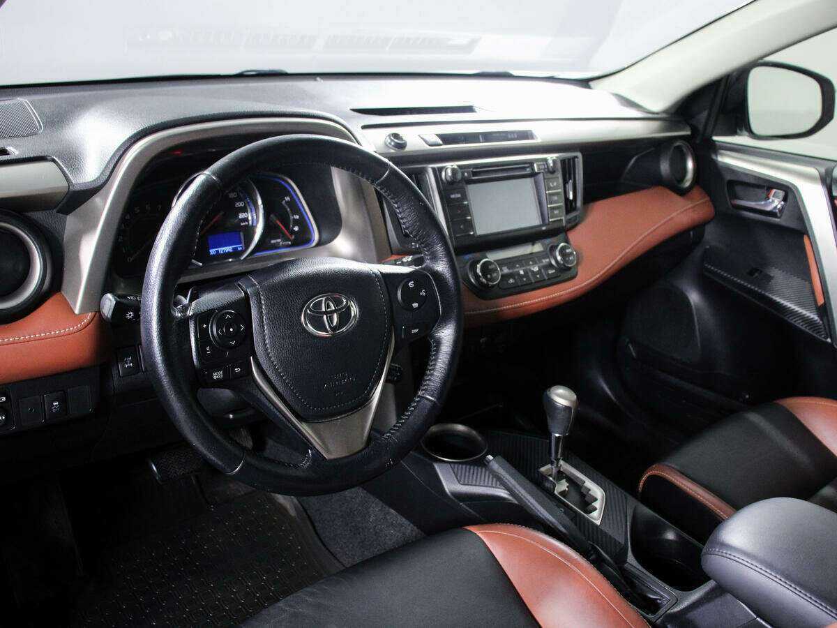 Купить Toyota RAV4 с пробегом. Фото: #10