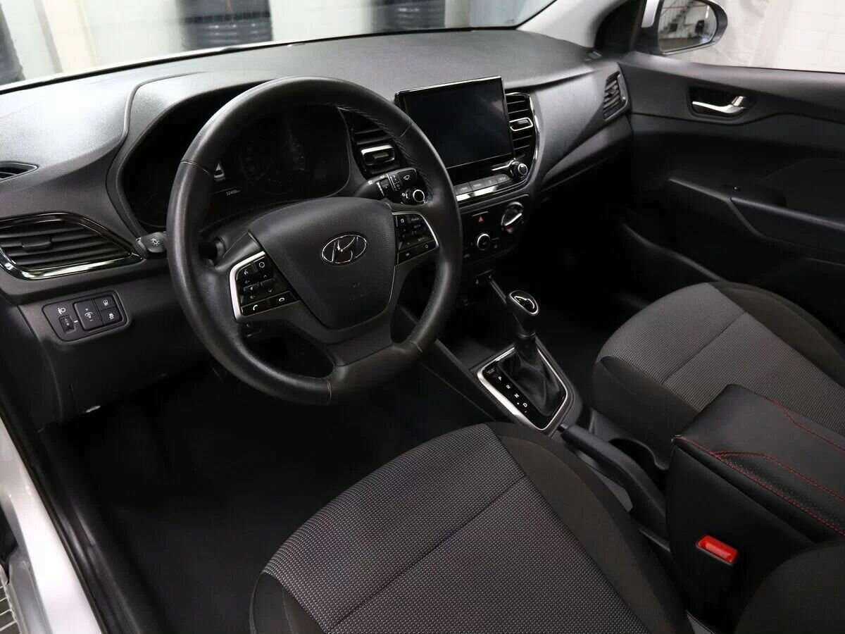 Купить Hyundai Solaris с пробегом. Фото: #8
