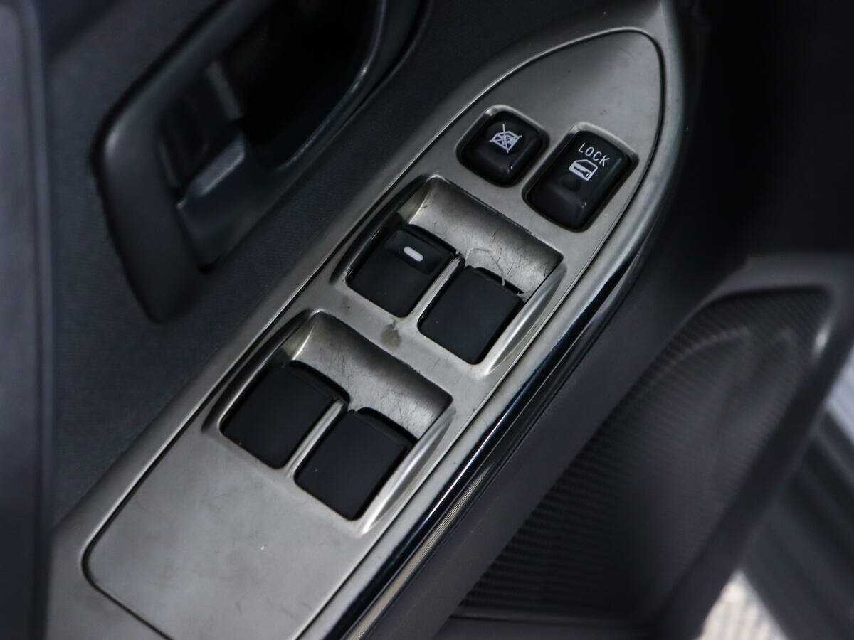 Купить Mitsubishi Pajero с пробегом. Фото: #12