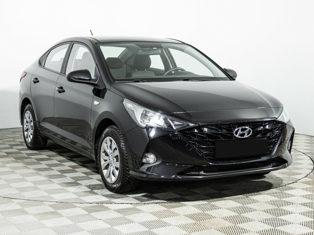 Купить Hyundai Solaris с пробегом. Фото: #2