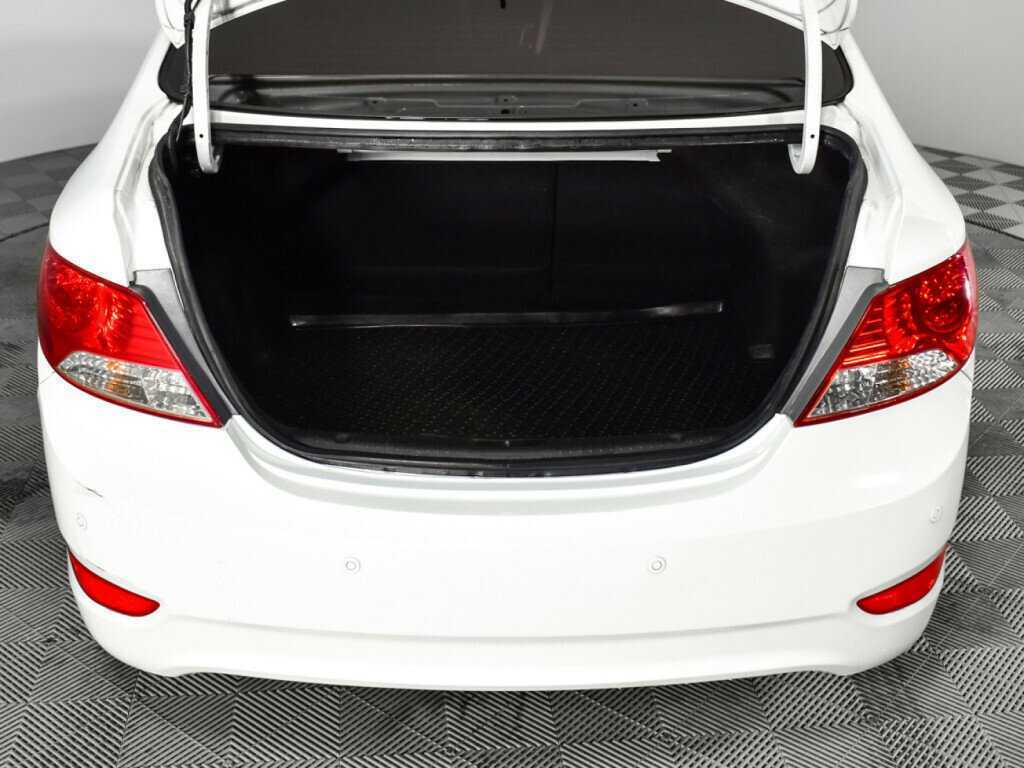 Купить Hyundai Solaris с пробегом. Фото: #14