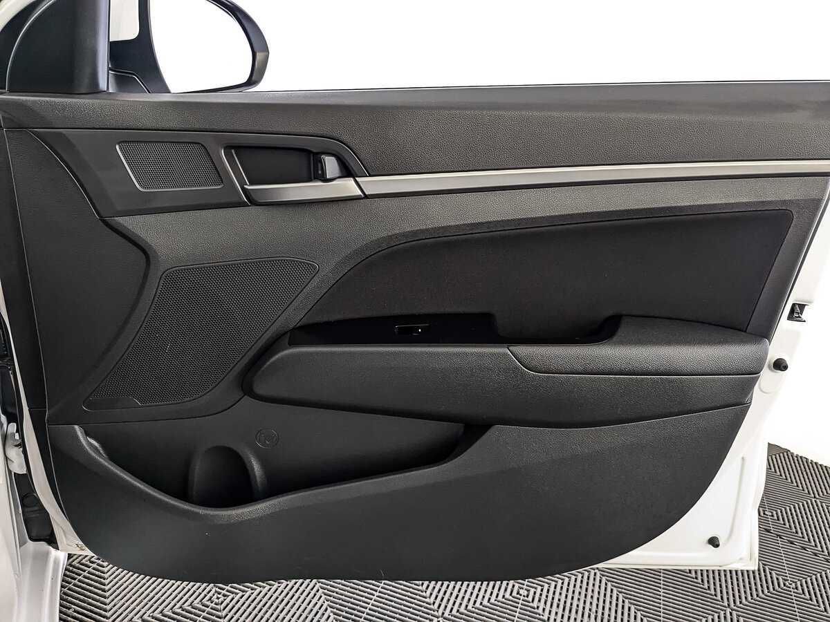 Купить Hyundai Elantra с пробегом. Фото: #23