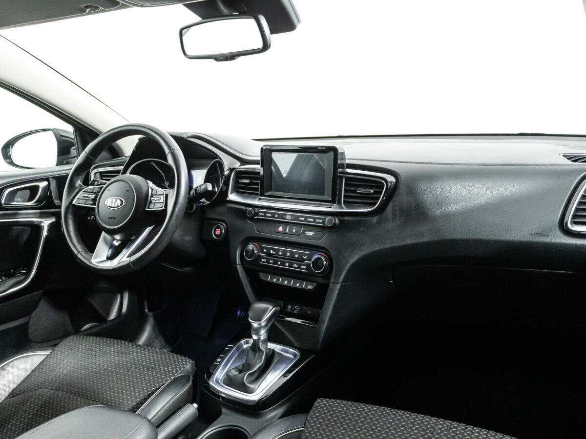 Купить Kia Ceed с пробегом. Фото: #8