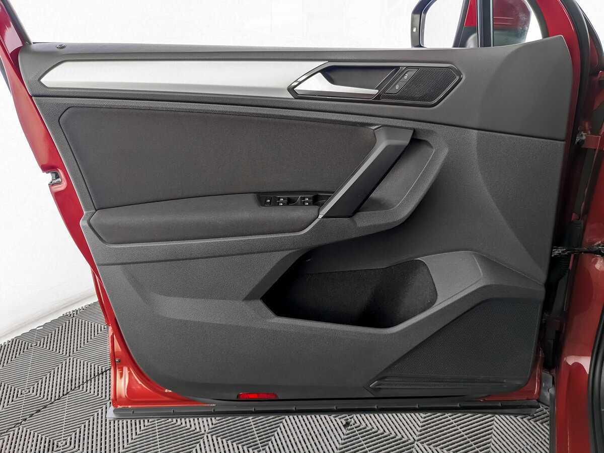 Купить Volkswagen Tiguan с пробегом. Фото: #14