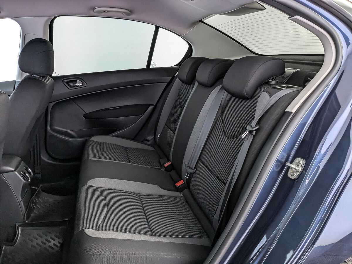 Купить Peugeot 408 с пробегом. Фото: #13