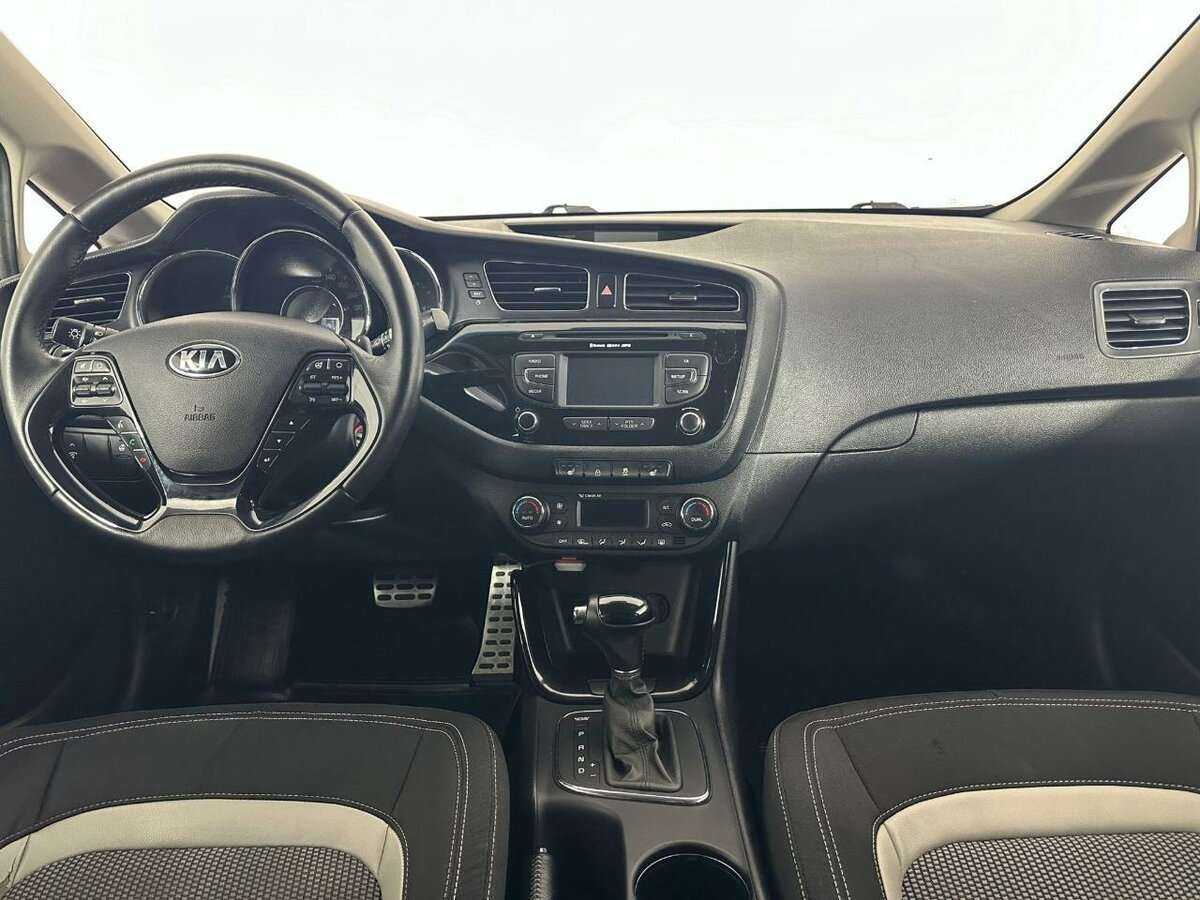 Купить Kia Ceed с пробегом. Фото: #6