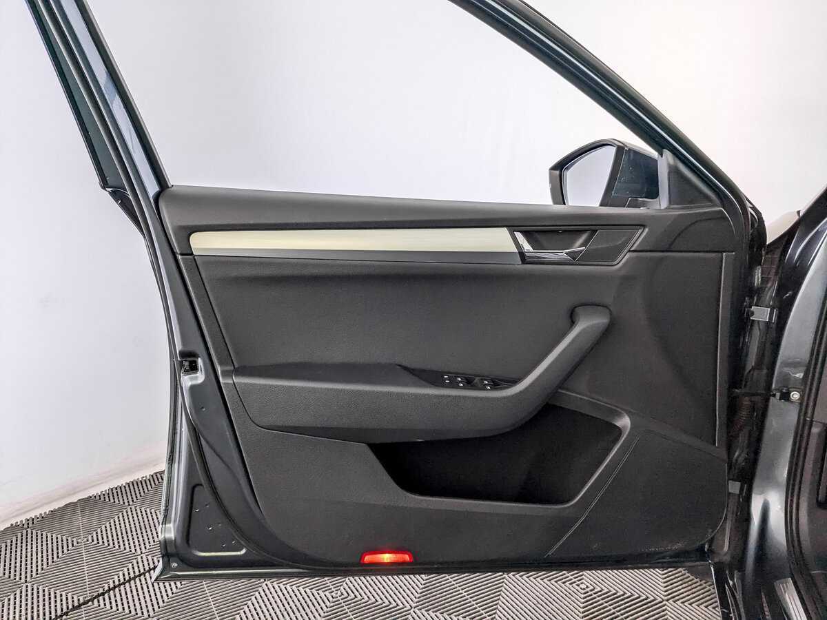 Купить Skoda Superb с пробегом. Фото: #18