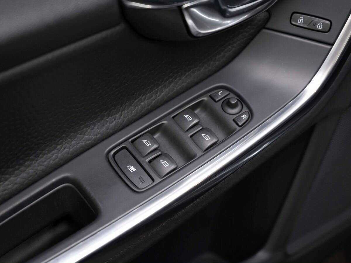 Купить Volvo S60 с пробегом. Фото: #22