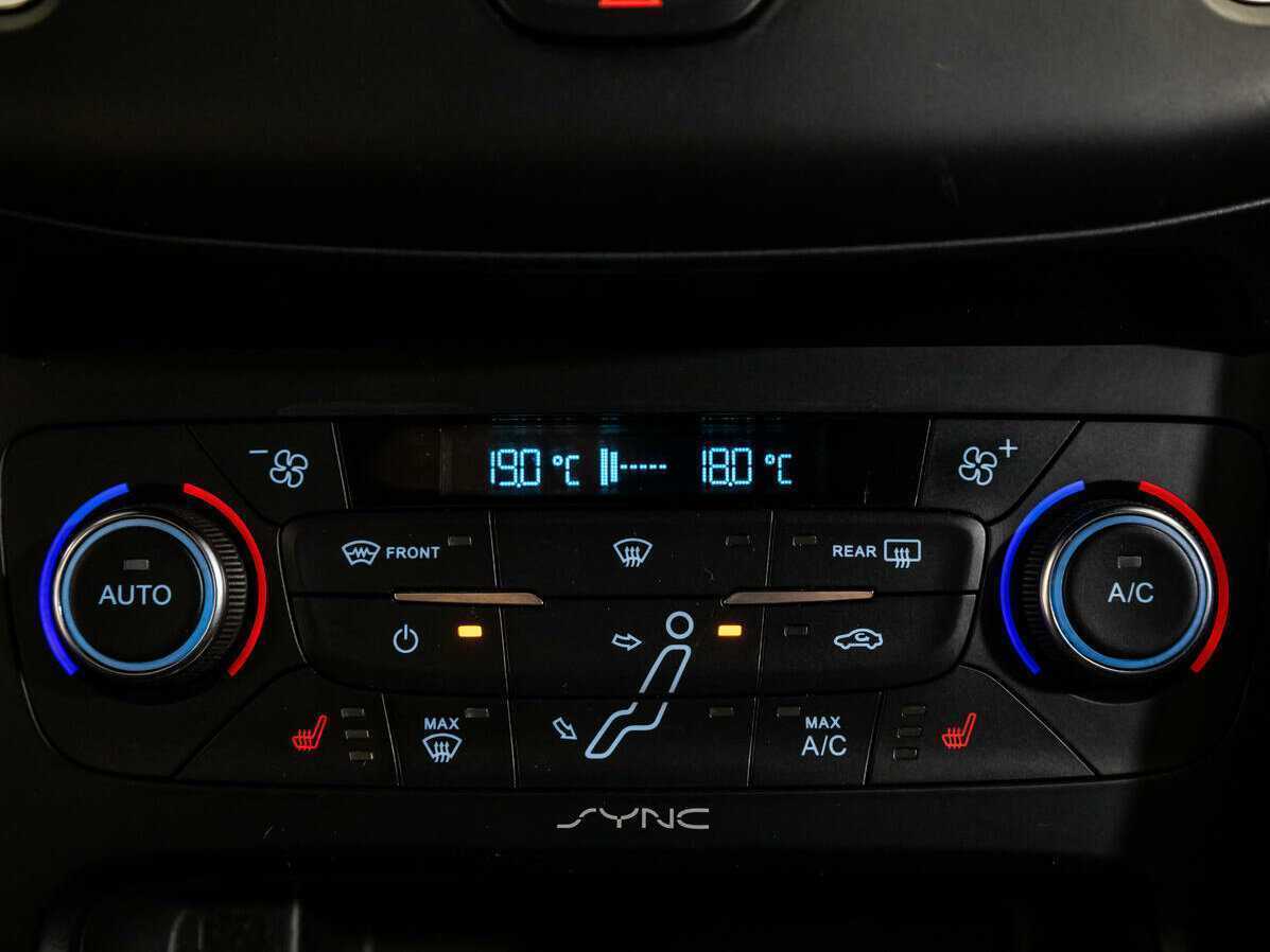 Купить Ford Focus с пробегом. Фото: #10