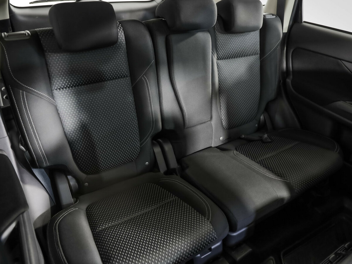 Купить Mitsubishi Outlander с пробегом. Фото: #25