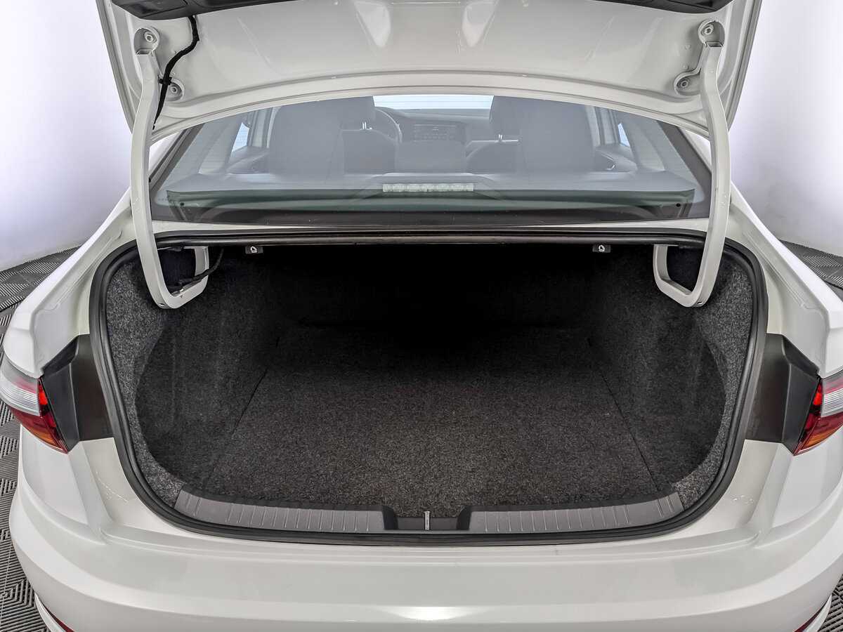 Купить Volkswagen Jetta с пробегом. Фото: #9